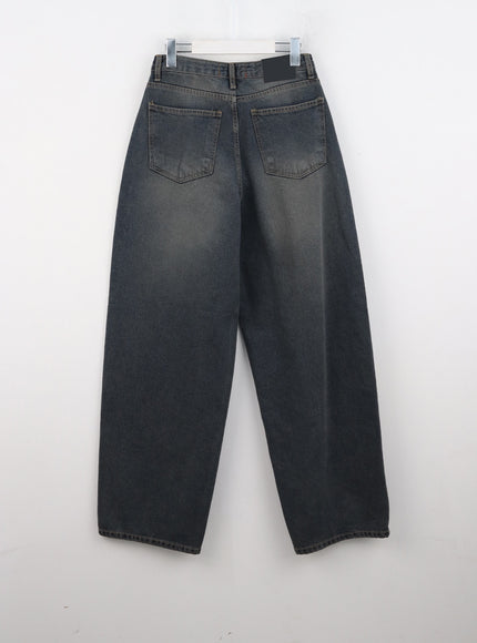 wide-fit-washed-jeans-cn324