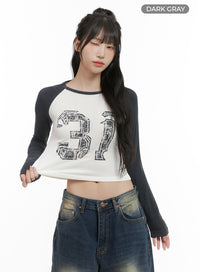 graphic-raglan-long-sleeve-crop-tee-cg421 / Dark gray