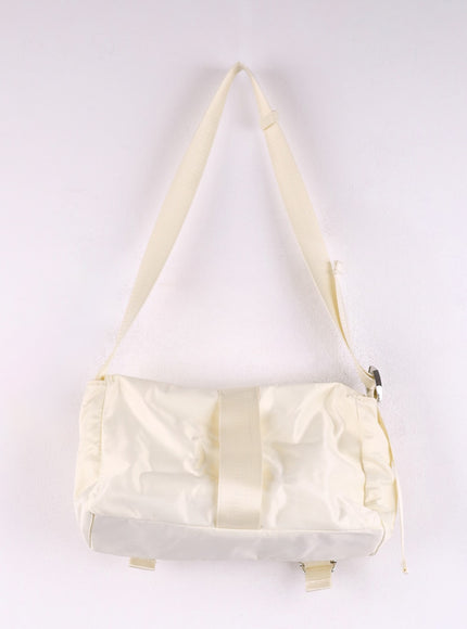 buckle-shoulder-bag-cf406