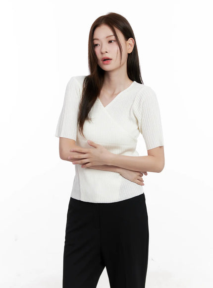 casual-knit-v-neck-tee-cl523 / Light beige