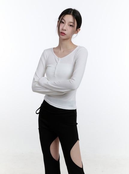 back-cut-out-slim-fit-long-sleeve-top-cj521 / Light beige