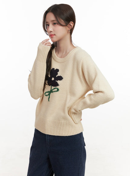 flower-graphic-knitted-sweater-cj515 / Light beige