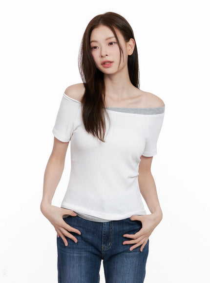 contrast-off-shoulder-short-sleeve-tee-cl524 / White