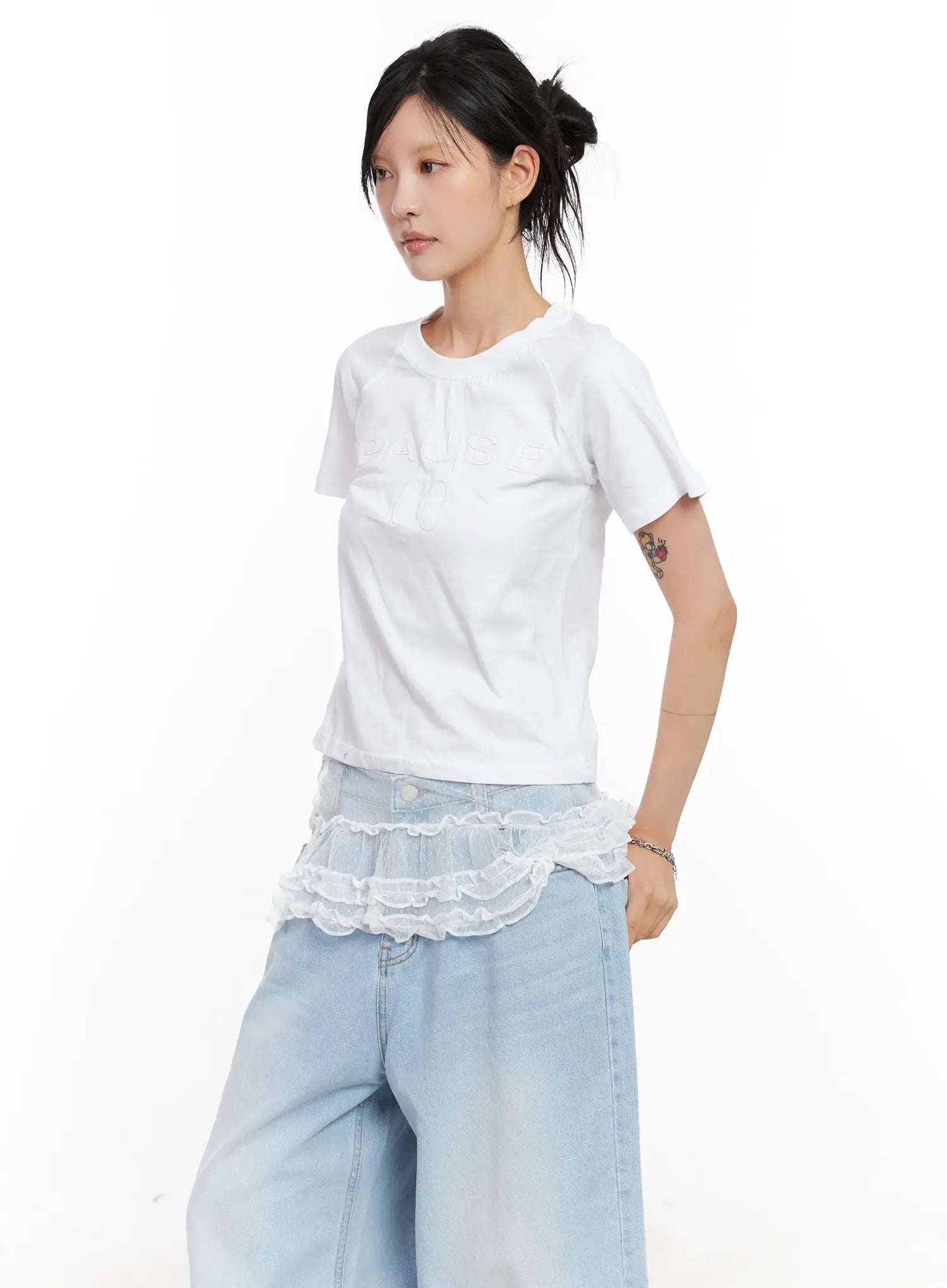 pause-graphic-cropped-tee-cl528 / White