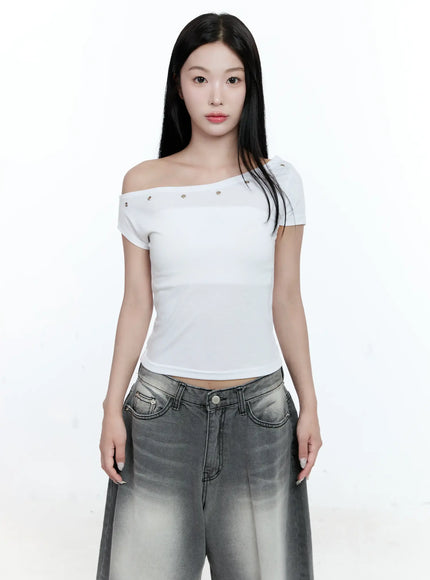 asymmetric-studded-top-cg511 / White