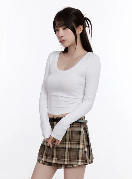 slim-fit-cropped-long-sleeve-top-co501 / White