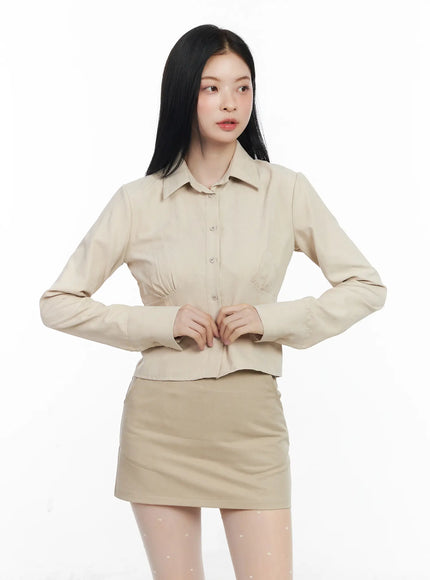 shirred-back-buckle-crop-long-sleeve-blouse-cj520 / Beige