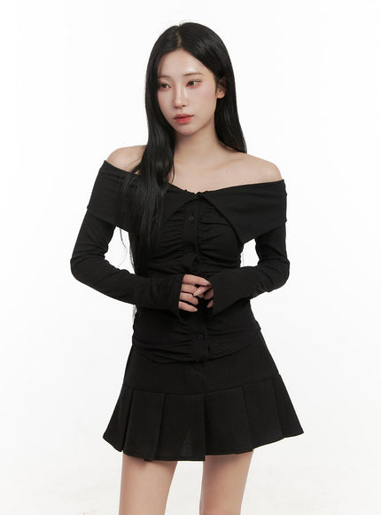 shirred-off-shoulder-blouse-cd409 / Black