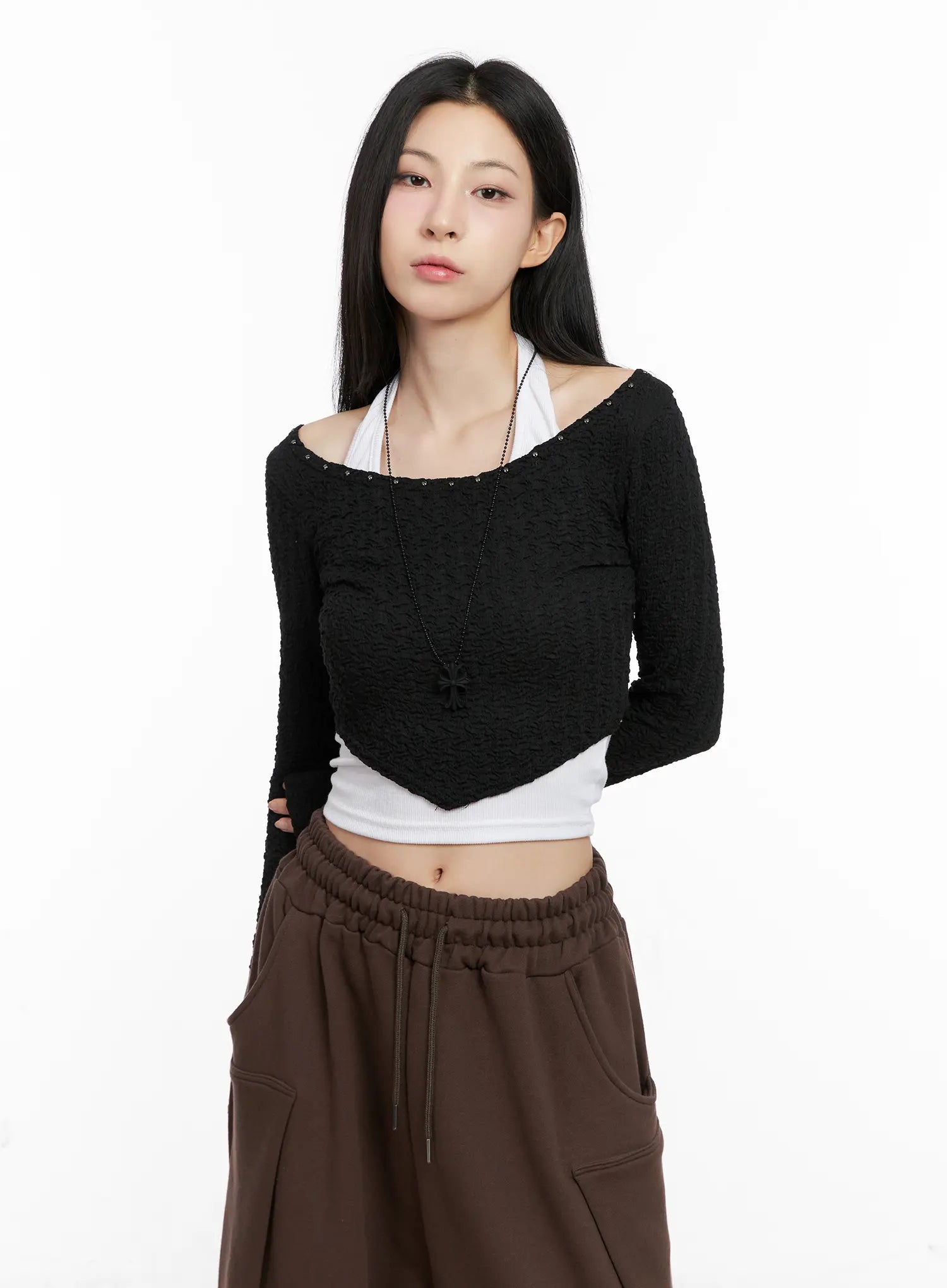 cropped-eyelet-long-sleeve-top-cg525 / Black