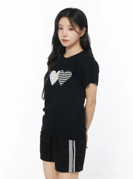 pattern-hearts-graphic-crop-tee-cd805 / Black