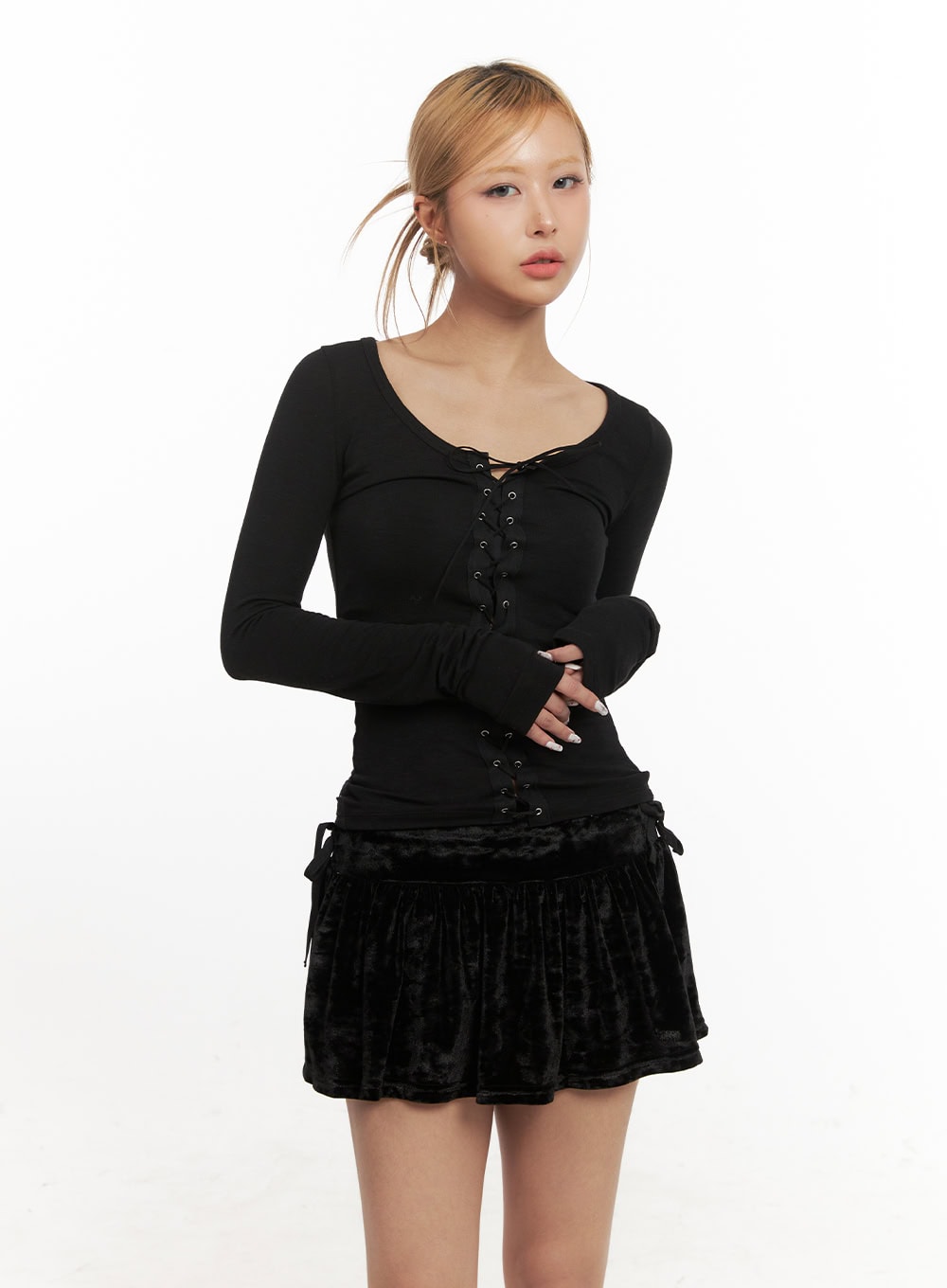 eyelet-lace-up-long-sleeve-top-cd426 / Black