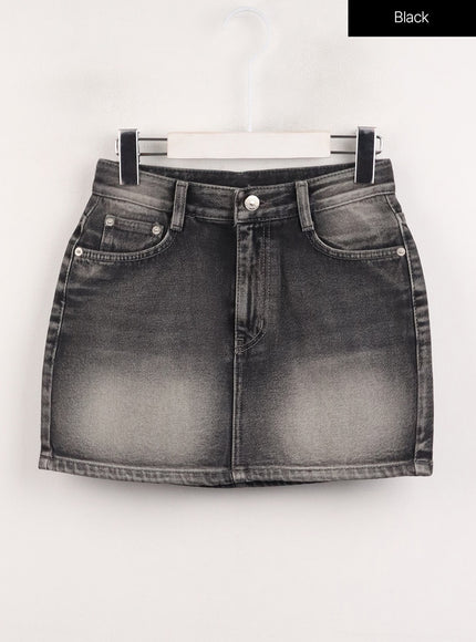 light-washed-denim-mini-skirt-cj412 / Black