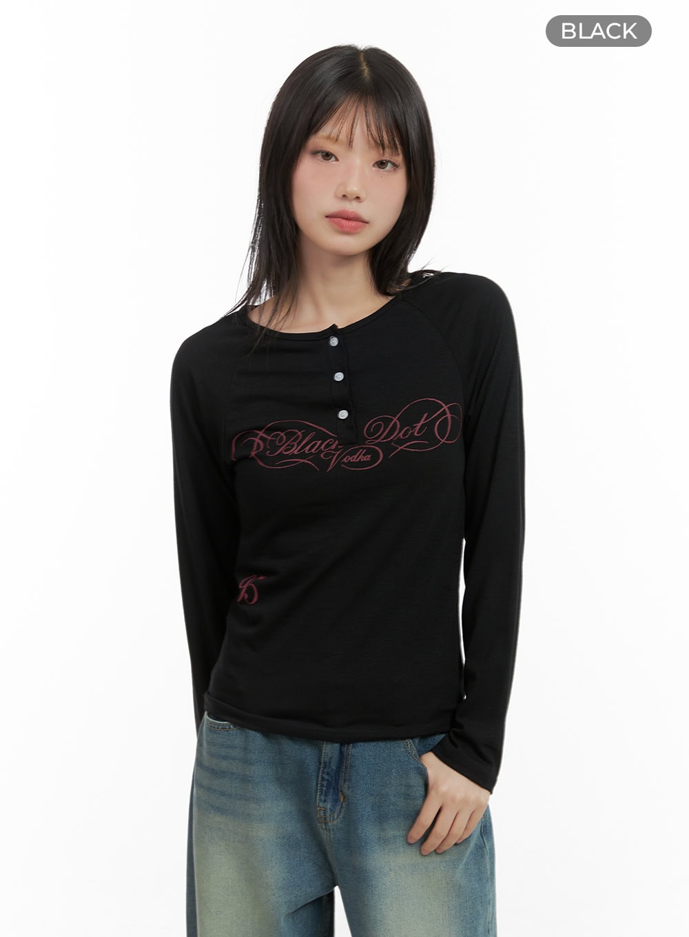 raglan-graphic-buttoned-long-sleeve-top-cg427 / Black