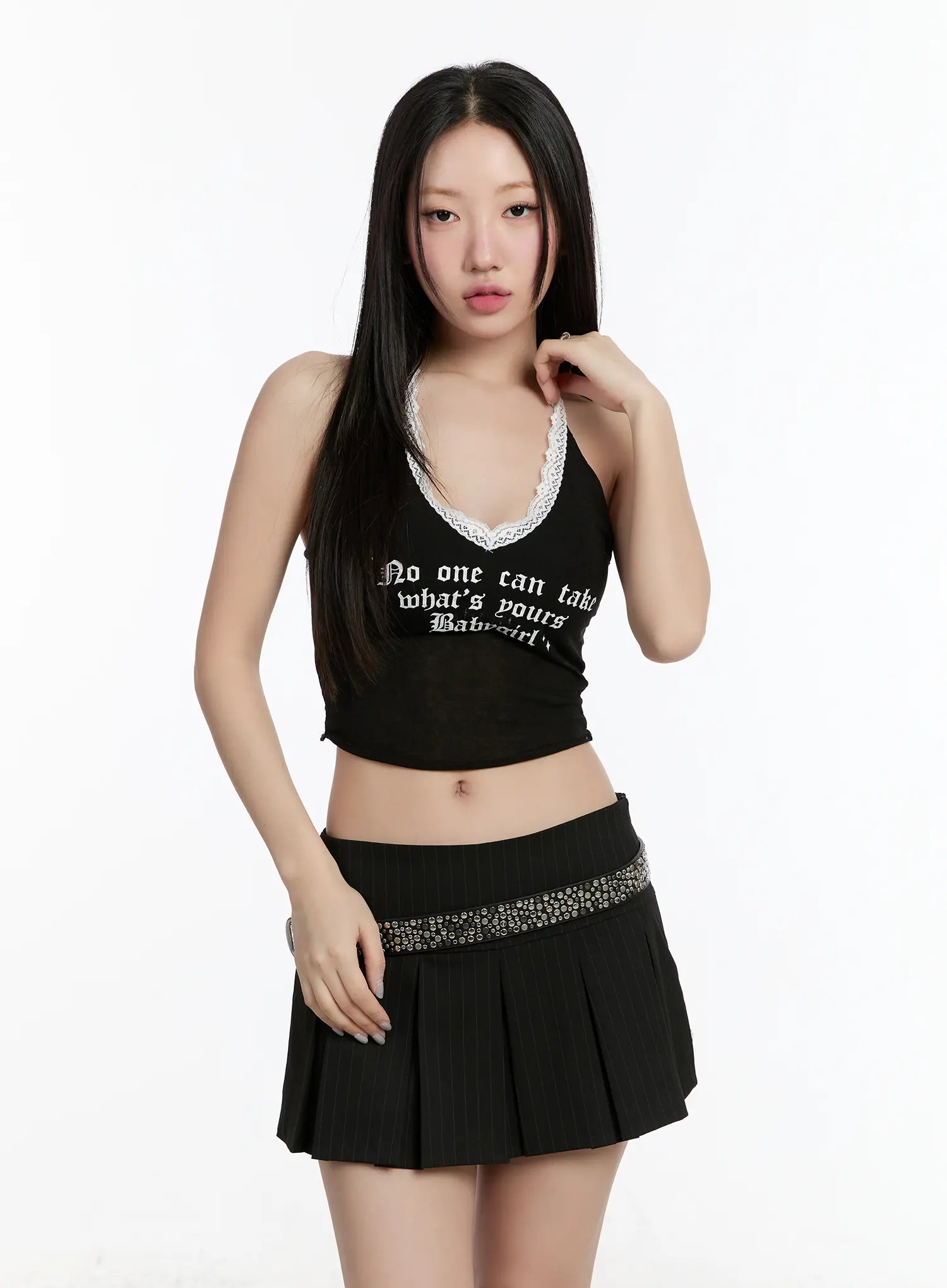 lace-lettering-v-neck-crop-top-cm511 / Black