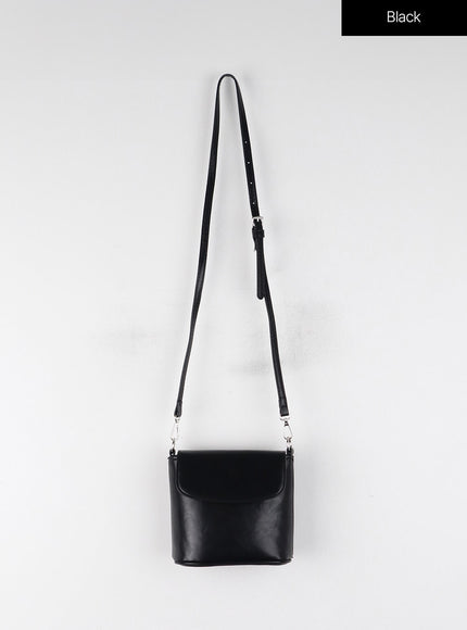 faux-leather-crossbody-bag-oj405 / Black