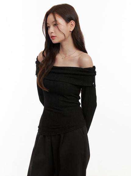 off-shoulder-buttoned-slim-fit-tshirt-od403 / Black