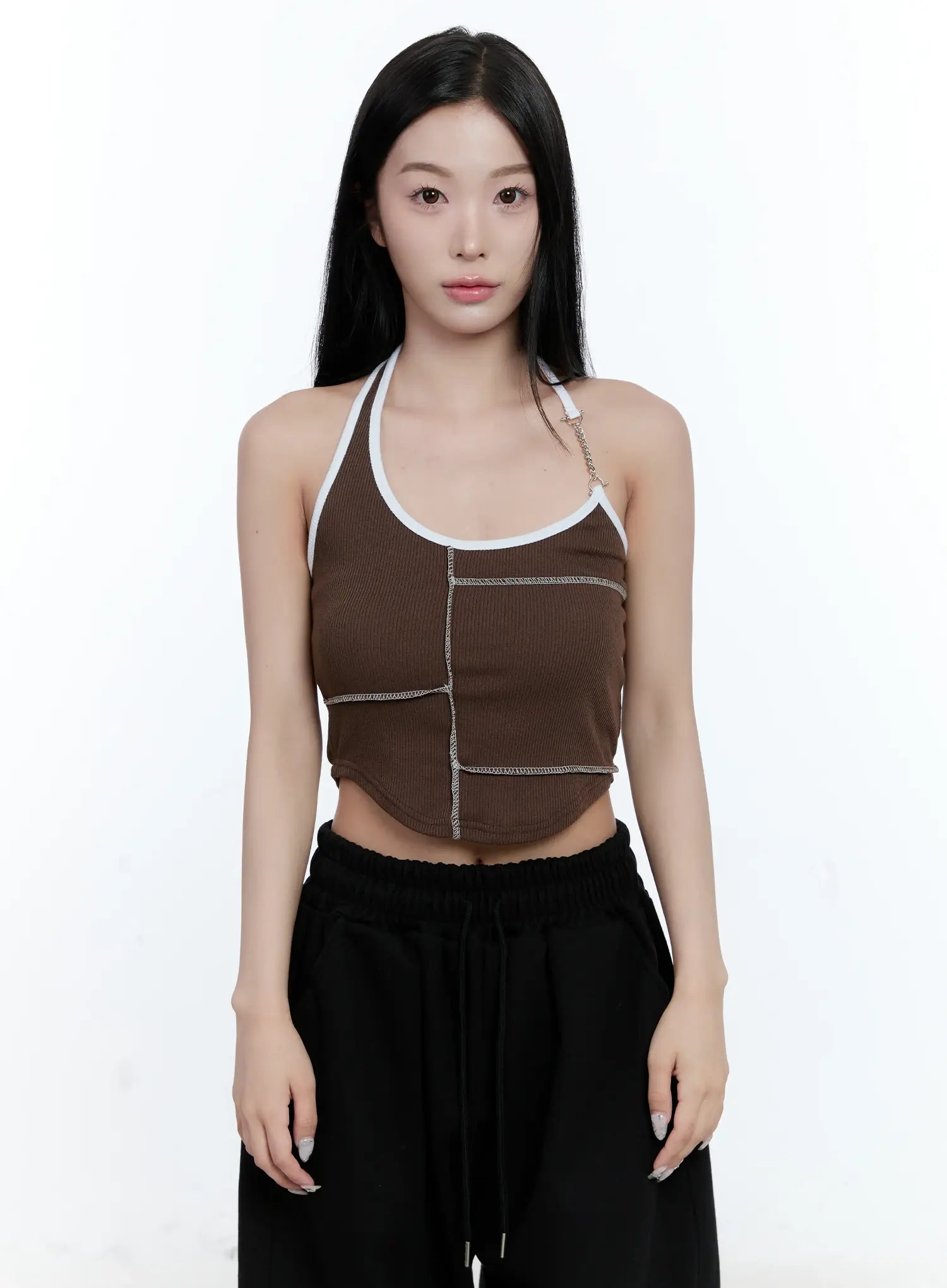 contrast-chain-accent-halter-tank-cl530 / Brown