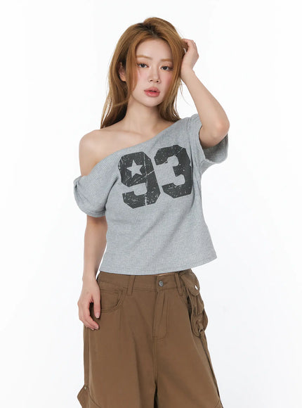 off-shoulder-graphic-waffle-tee-cy506 / Gray