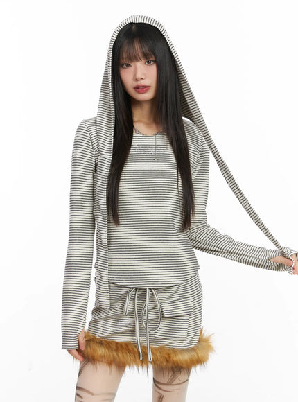 striped-embroidered-long-sleeve-hoodie-cd518 / Light beige