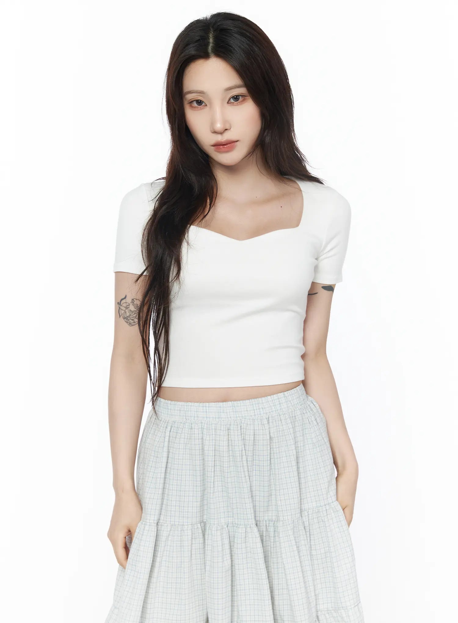 heart-neck-cropped-tee-cu510 / White