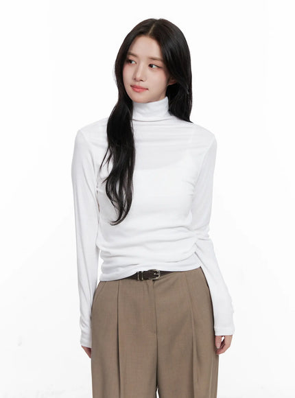 basic-loose-fit-turtleneck-long-sleeve-co523 / White