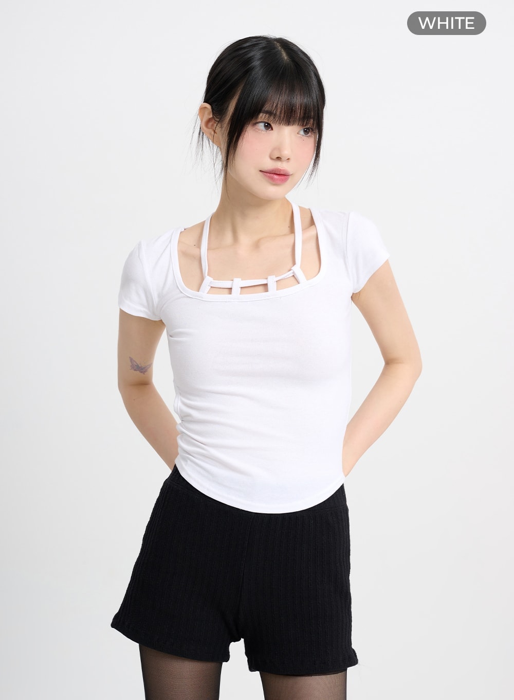 strap-cut-out-cropped-tee-cm415 / White