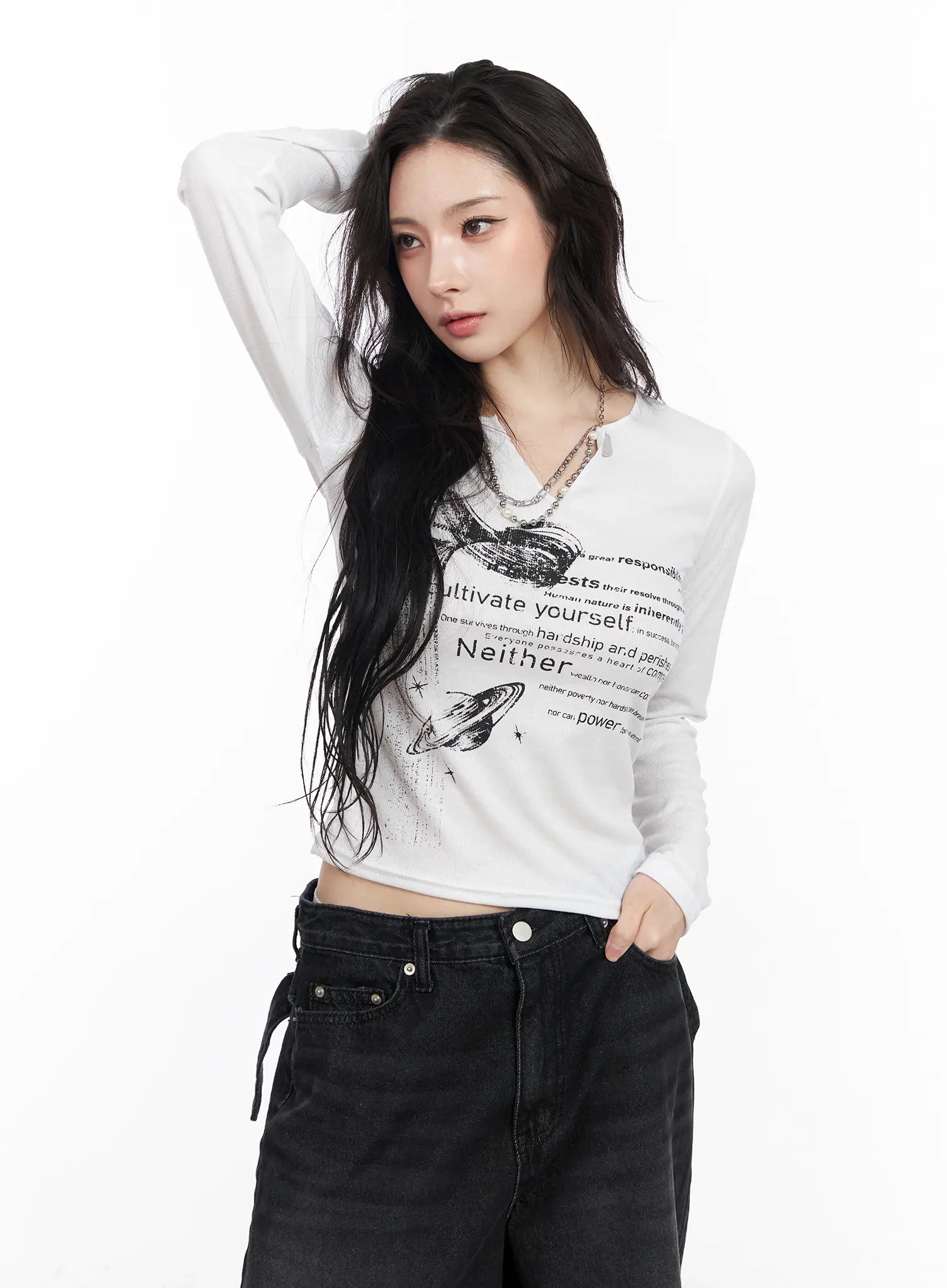 v-neck-ribbed-graphic-long-sleeve-top-cm519 / White