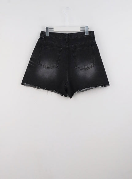 low-rise-wide-denim-shorts-cg302