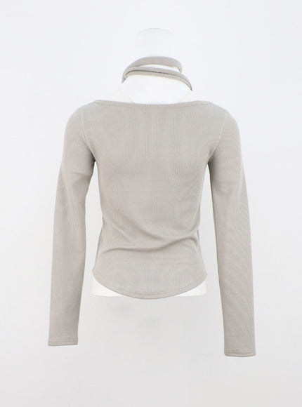 slim-fit-u-neck-long-sleeve-top-with-scarf-cn303