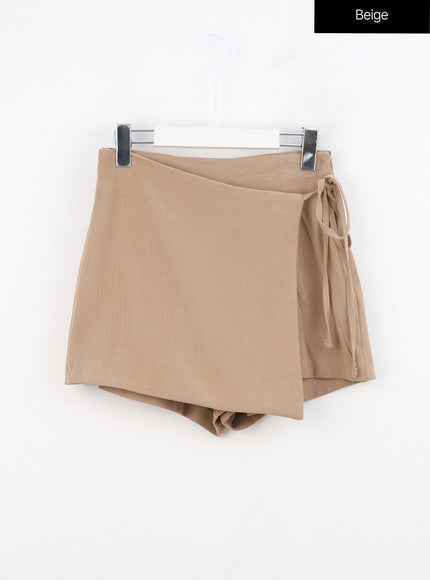 wrap-ribbon-tie-skorts-on313 / Beige