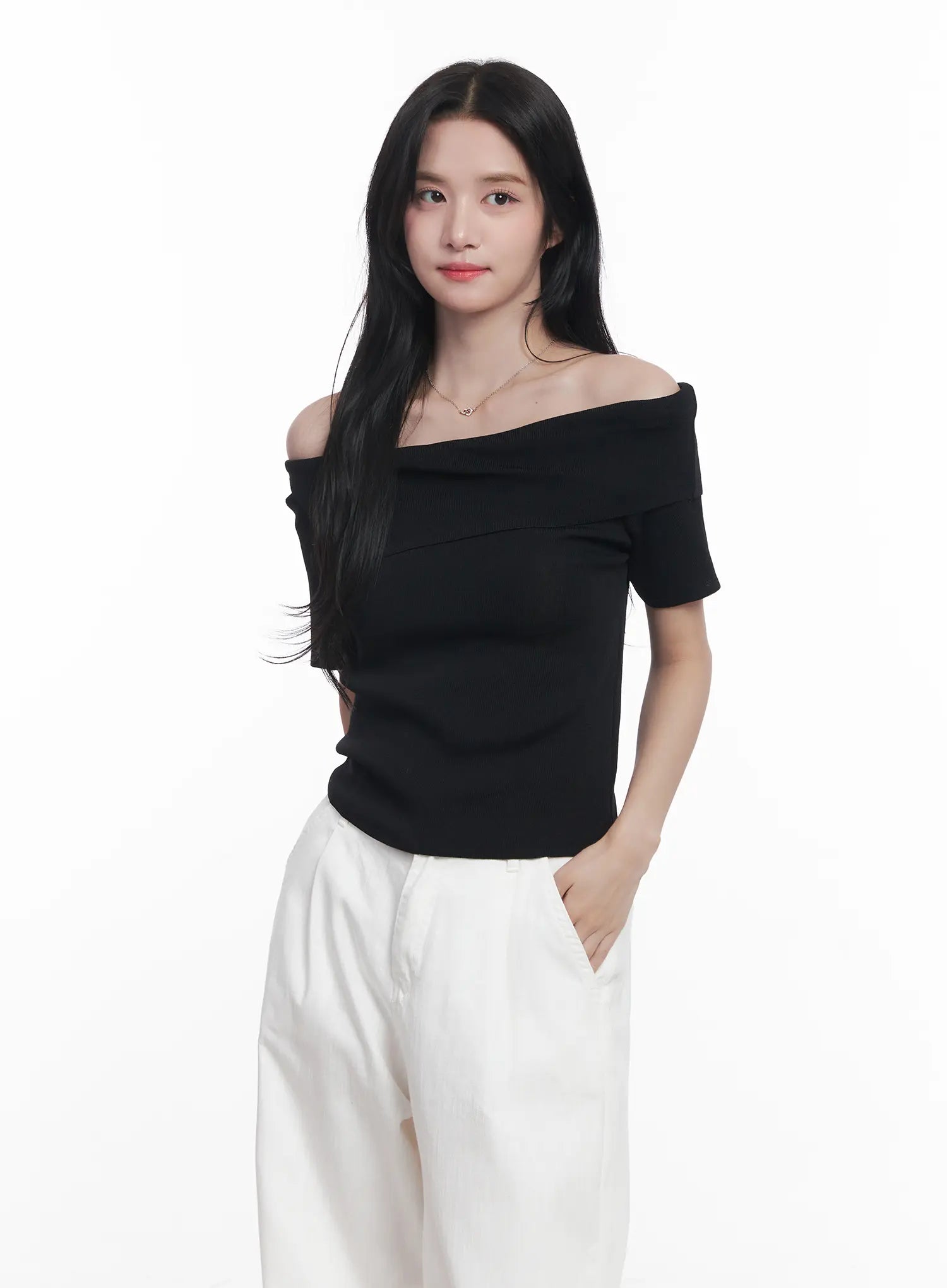 off-shoulder-asymmetric-short-sleeve-sweater-cu525 / Black