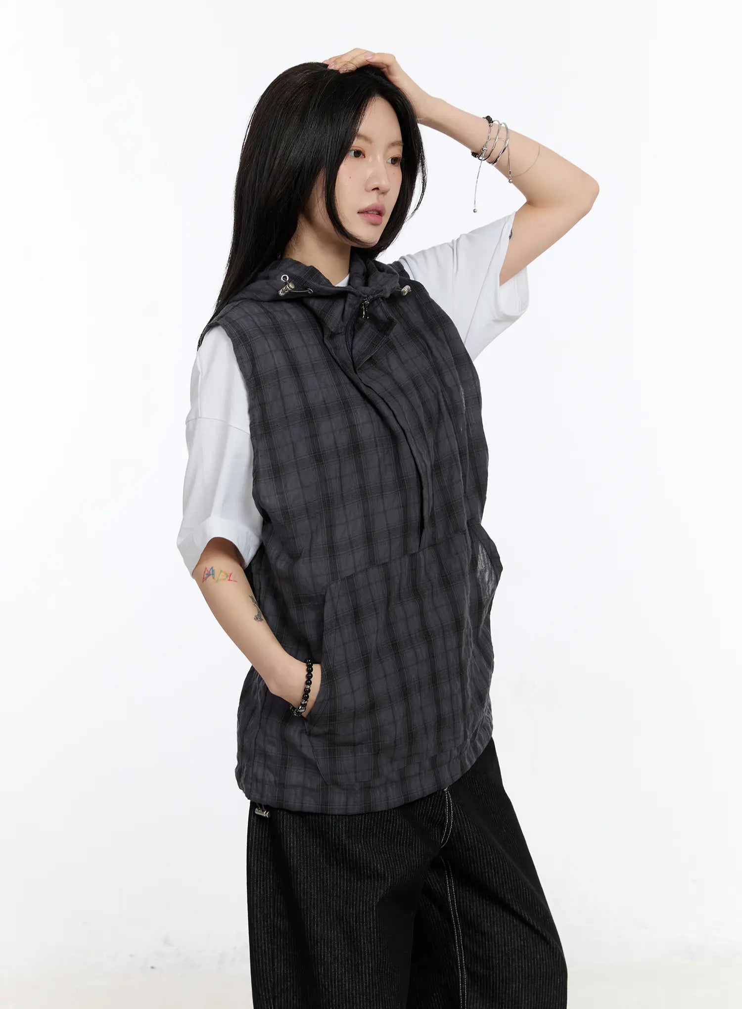 checkered-hooded-vest-ca506 / Dark gray