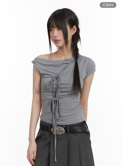 twisted-asymmetrical-neck-short-sleeve-top-ca418 / Gray