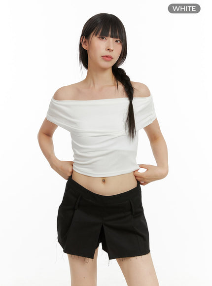 shirred-off-shoulder-crop-top-cu425 / White