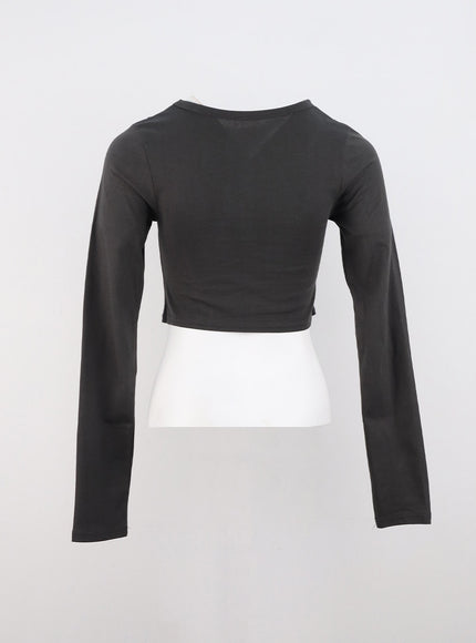 slim-fit-long-sleeve-crop-top-cs320