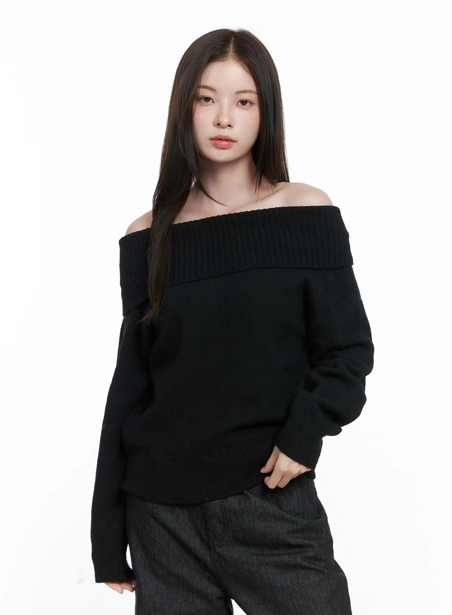 off-shoulder-knit-long-sleeve-top-co506 / Black