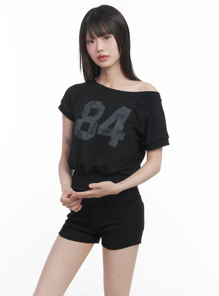 asymmetric-graphic-relaxed-fit-crop-top-cu518 / Black