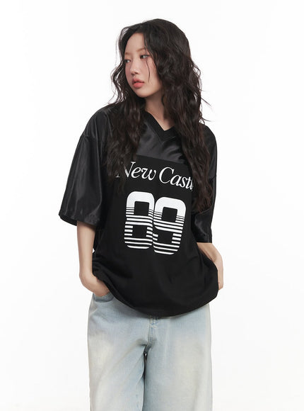 graphic-v-neck-oversized-tee-ca518 / Black