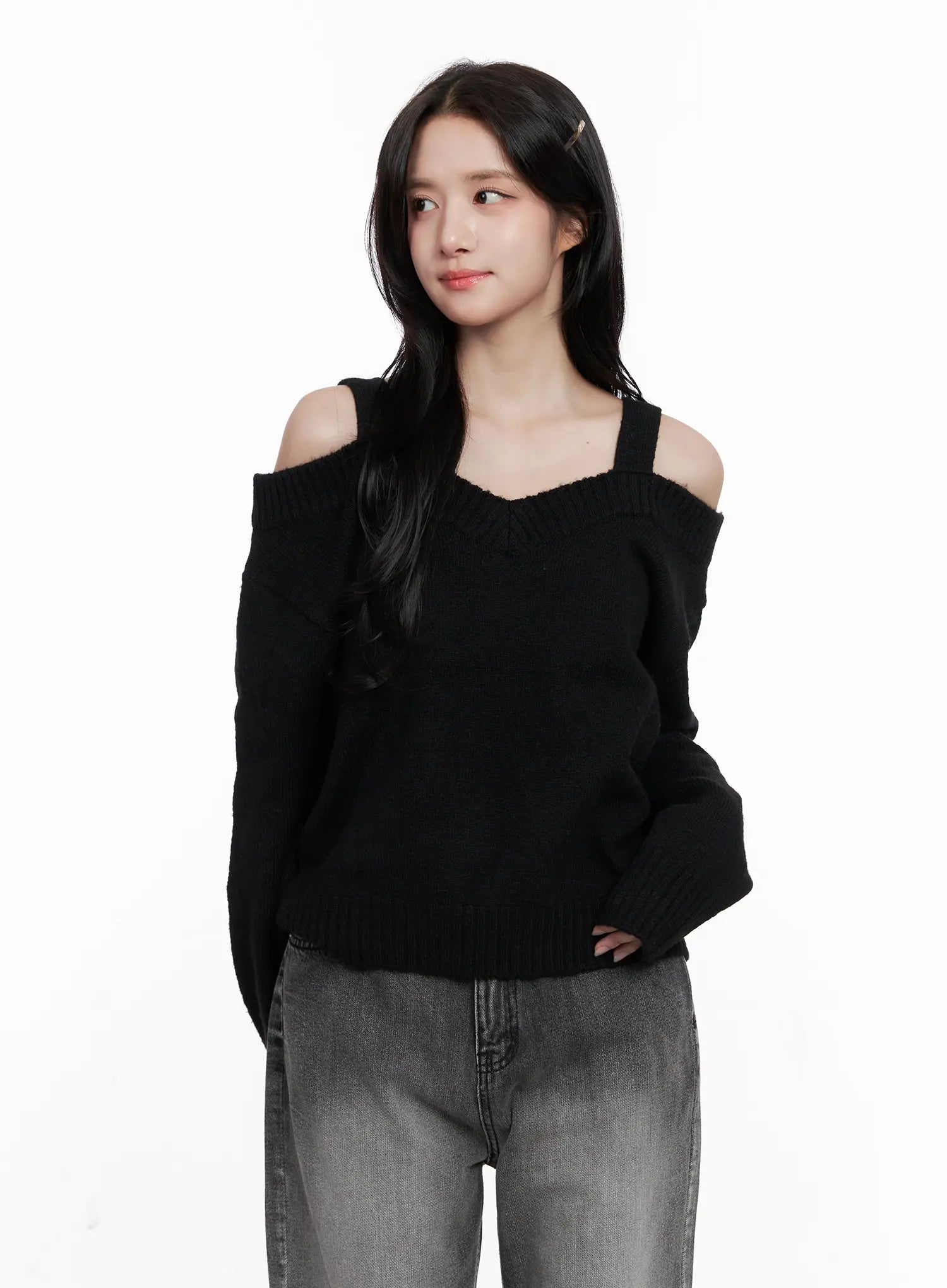 v-neck-off-shoulder-knit-sweater-co524 / Black