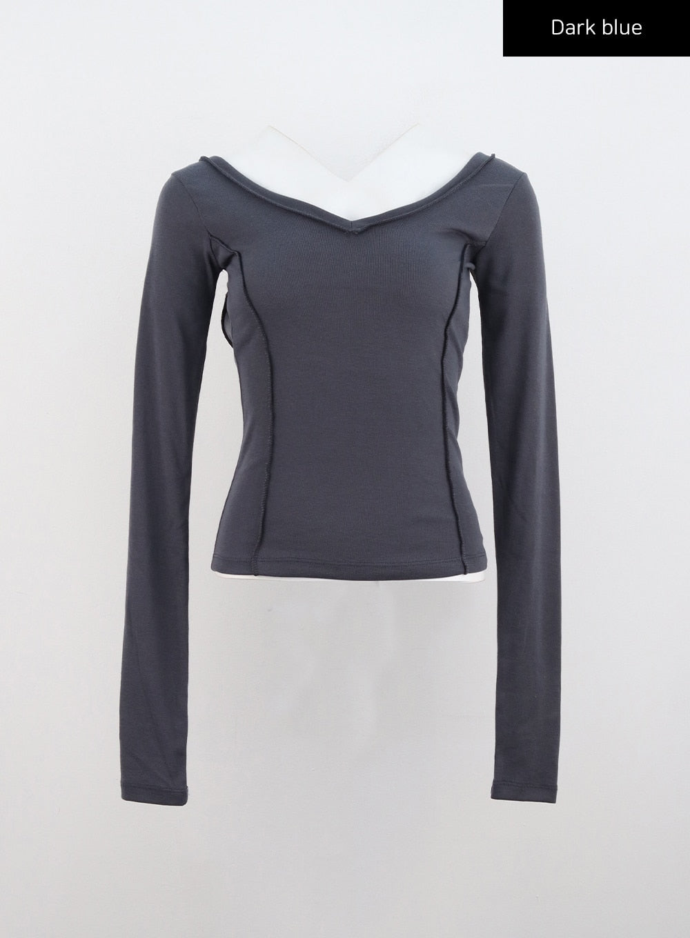 open-back-cut-out-knit-top-cn317 / Dark blue