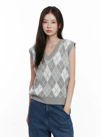 argyle-pattern-v-neck-vest-co506 / Gray