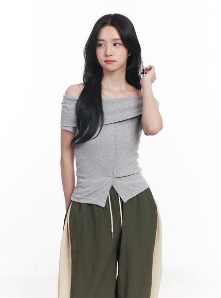 buttoned-slit-off-shoulder-crop-top-cy526 / Gray
