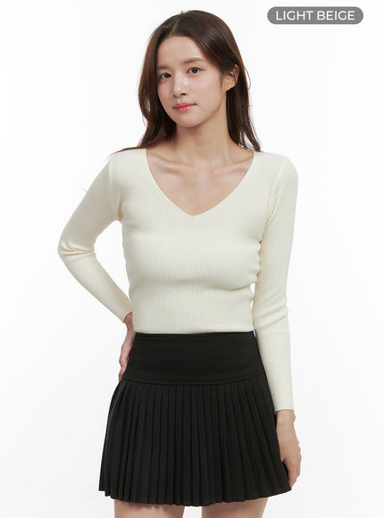 solid-v-neck-long-sleeve-top-oo421 / Light beige