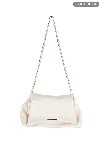 faux-leather-chain-shoulder-bag-ou419 / Light beige