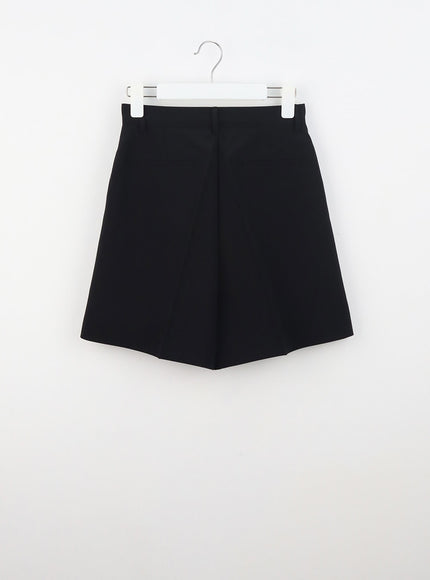 tailored-bermuda-shorts-ou329