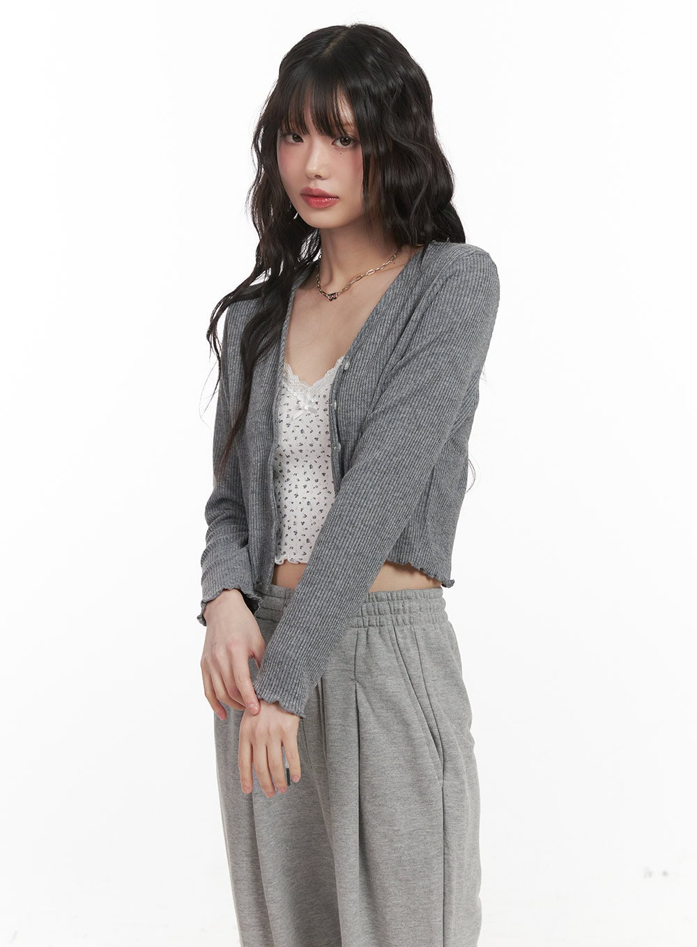 v-neck-buttoned-crop-cardigan-cj528 / Gray