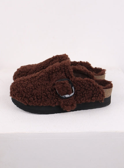 faux-shearling-buckle-clogs-cj424