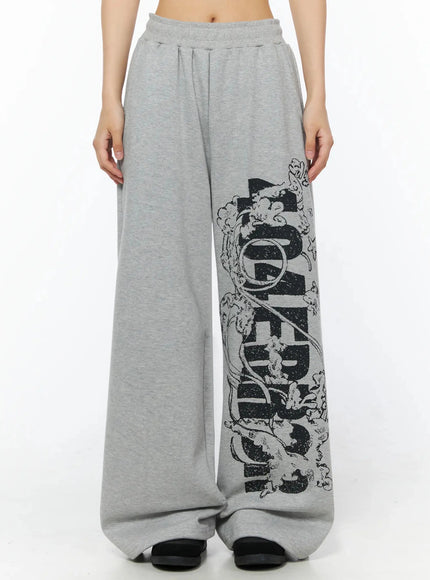 LEWKIN 404 Error Graphic Sweatpants IL516 Gray M/L front shot on model cropped at waist showing wide-leg silhouette with distressed black graphic print