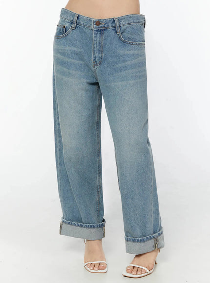 Adeya Cuffed Straight Jeans IU524 Blue front waist-to-hem shot on model showing wide-leg silhouette, low-rise fit, and rolled cuffs with white heeled sandals