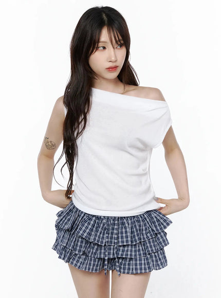Asymmetric Off-Shoulder Top IL506 in White, size S/M